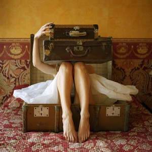 vintage-suitcases-magazine-photo_large